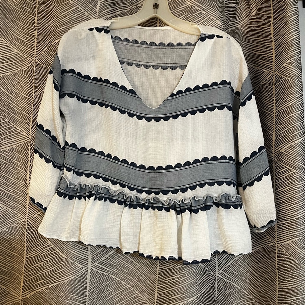 💙Blue and white cropped blouse